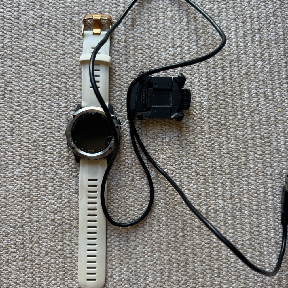 Garmin Quatix 3 w Charger